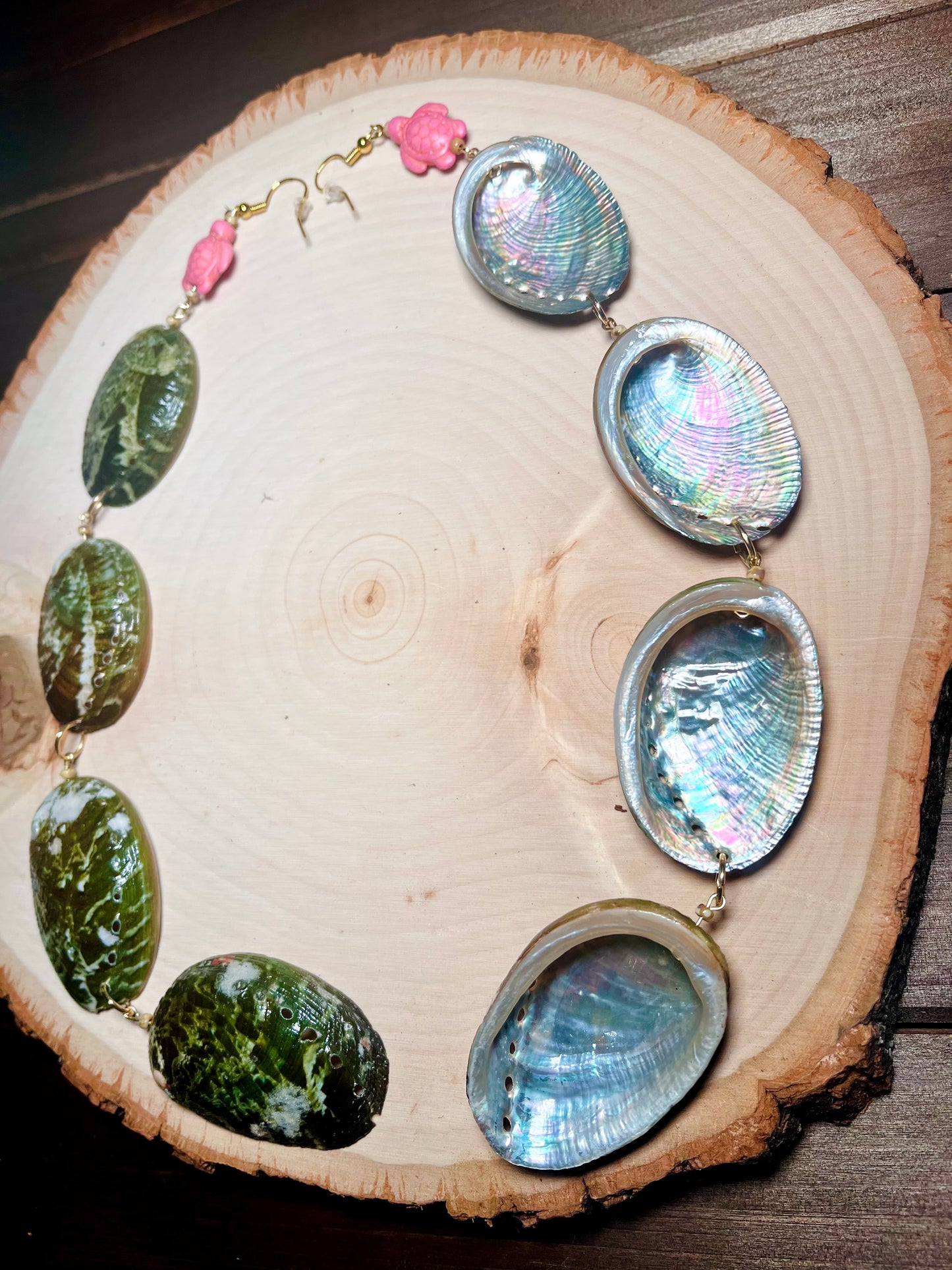 Abalone with Pink Turtles